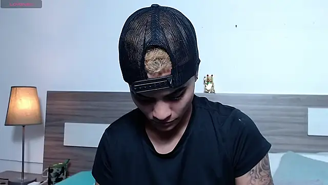 Liiamthompson online show from February 5, 2026, 9:38 am