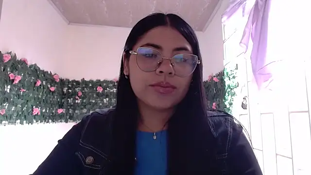 viccky vick online show from April 5, 2026, 8:37 pm