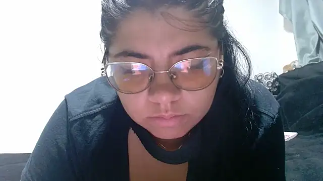 viccky vick online show from April 17, 2026, 2:03 am