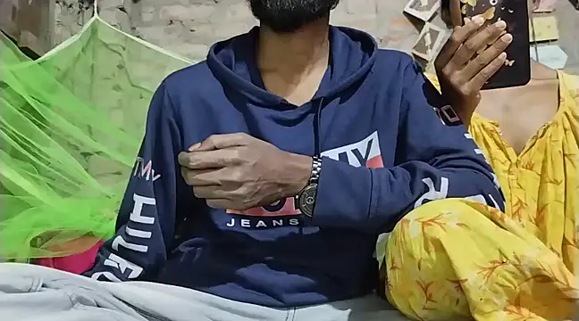 Snapshot of Multiple121 chatting on March 6, 2025, 9:03 am Multiple121 online show from March 6, 2025, 9:03 am