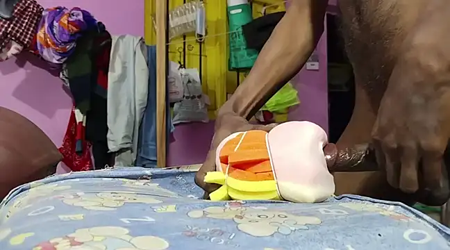 Snapshot of Multiple121 chatting on February 26, 2025, 6:37 pm Multiple121 online show from February 26, 2025, 6:37 pm