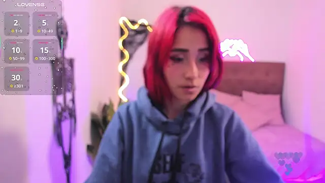 palmerfox tay online show from November 6, 2025, 3:32 am