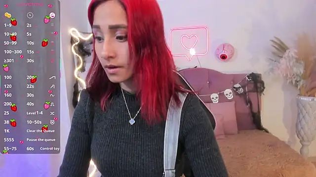 palmerfox tay online show from October 29, 2025, 3:38 am