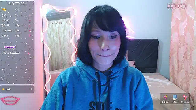 palmerfox tay online show from March 18, 2025, 6:50 pm