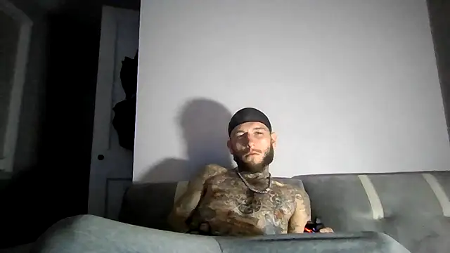 cruz815 online show from October 19, 2025, 2:25 am