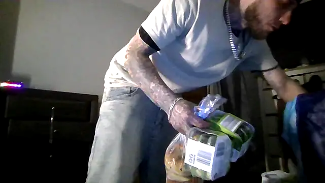 cruz815 online show from April 24, 2026, 5:20 am