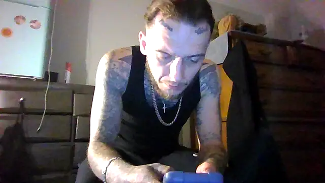 cruz815 online show from April 21, 2026, 1:42 am