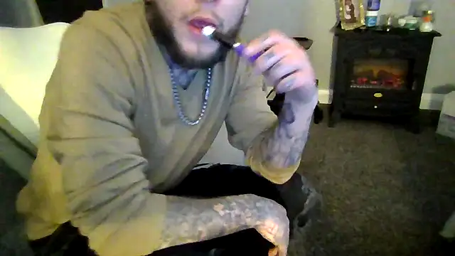 cruz815 online show from February 2, 2026, 3:05 am