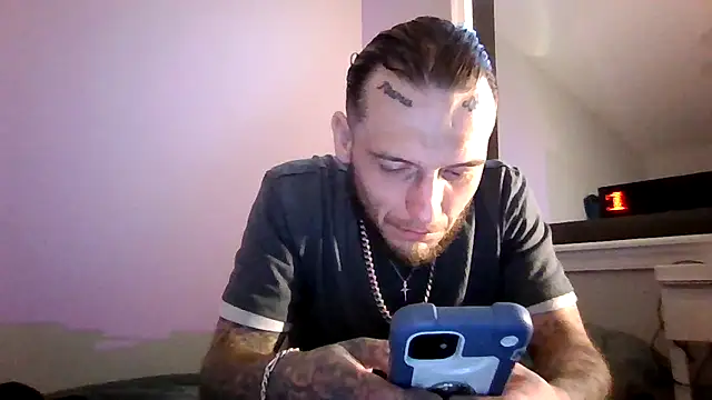 cruz815 online show from April 25, 2026, 11:24 pm