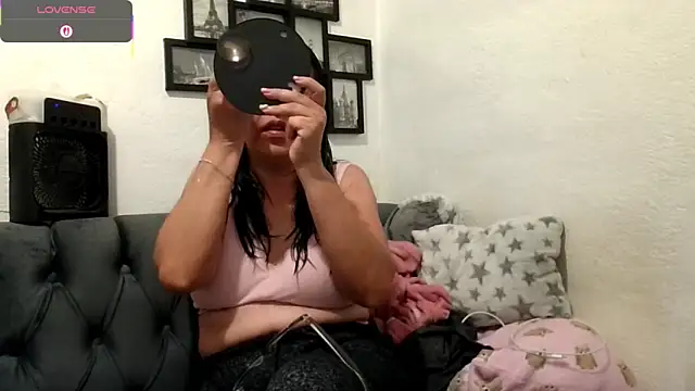 MirandaLatinaLovely online show from September 24, 2025, 3:07 pm