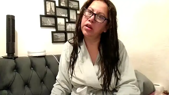 Snapshot of MirandaLatinaLovely chatting on March 10, 2026, 4:11 pm MirandaLatinaLovely online show from March 10, 2026, 4:11 pm