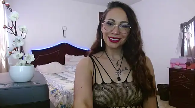 AloLovely  online show from March 17, 2025, 6:42 pm