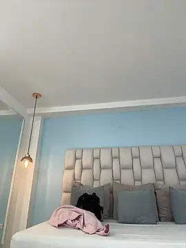 eva roseee online show from April 9, 2026, 6:14 pm