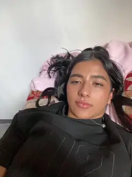 eva roseee online show from October 5, 2025, 8:43 pm