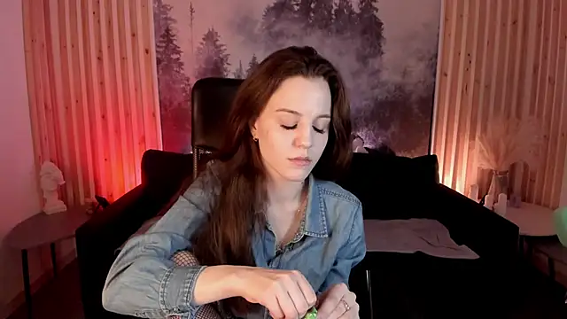 Snapshot of MilaStoyne chatting on February 12, 2025, 12:01 pm MilaStoyne online show from February 12, 2025, 12:01 pm
