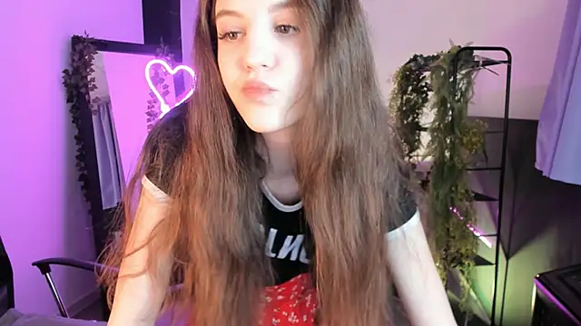 Snapshot of MilaStoyne chatting on February 24, 2025, 8:03 pm MilaStoyne online show from February 24, 2025, 8:03 pm