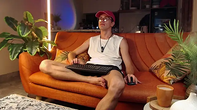 William Henry  online show from April 15, 2026, 2:21 pm