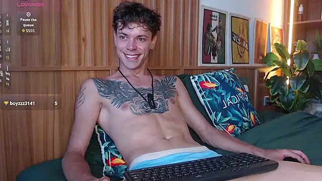 Snapshot of William_Henry_ chatting on July 17, 2026, 9:28 am William Henry online show from July 17, 2026, 9:28 am