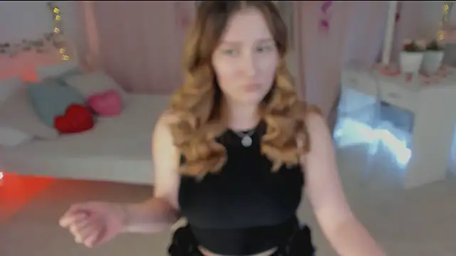 MaryWaddell online show from February 19, 2025, 8:52 pm