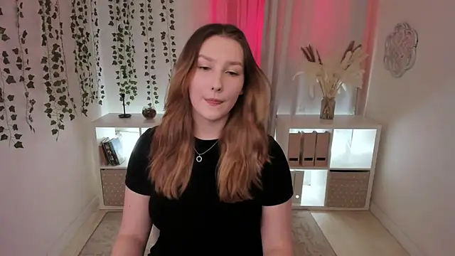 MaryWaddell online show from February 5, 2025, 3:52 pm