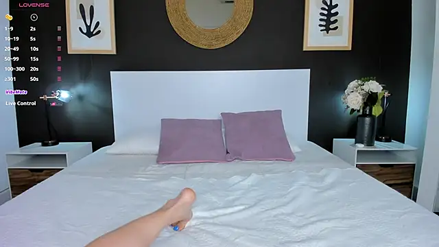 AlannaRussell  online show from September 10, 2025, 8:30 pm