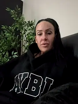 Snapshot of goddess-harper chatting on December 20, 2025, 7:17 pm goddess-harper online show from December 20, 2025, 7:17 pm