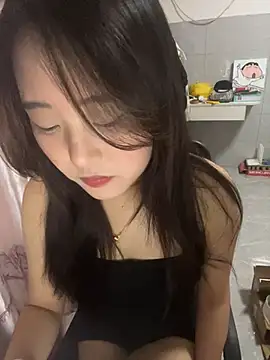 kkkiii889 online show from February 5, 2025, 4:14 pm