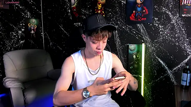 Snapshot of marcuscollins1_ chatting on February 26, 2025, 1:32 pm marcuscollins1 online show from February 26, 2025, 1:32 pm