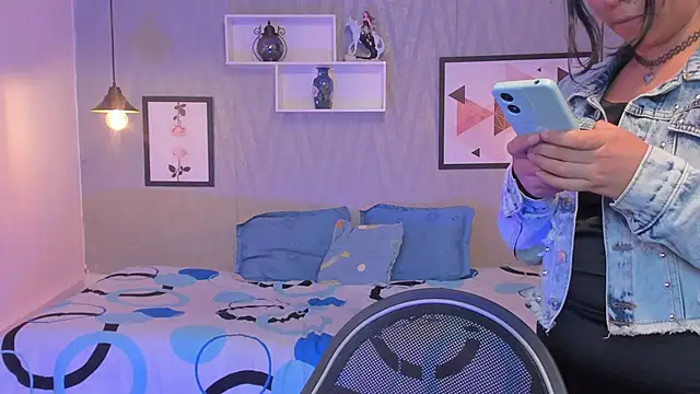 Nohemi louse online show from March 17, 2025, 7:37 pm