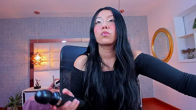 Nohemi louse online show from July 1, 2026, 7:14 pm