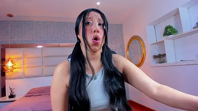 Nohemi louse online show from July 5, 2026, 7:43 pm