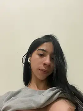Snapshot of sara_lopee1 chatting on January 30, 2025, 1:00 am sara lopee1 online show from January 30, 2025, 1:00 am