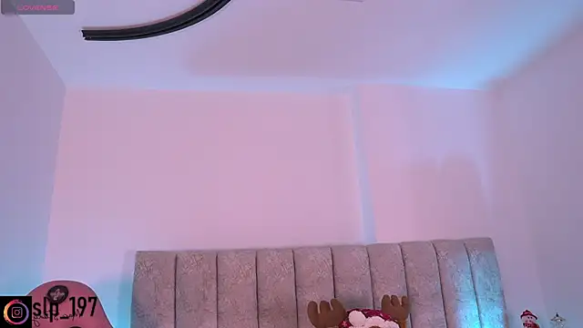 sara lopee1 online show from December 15, 2025, 12:00 pm