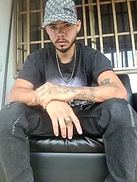 Niick01  online show from October 22, 2025, 6:18 pm