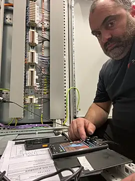 fuocovivo4 online show from January 30, 2025, 2:25 pm