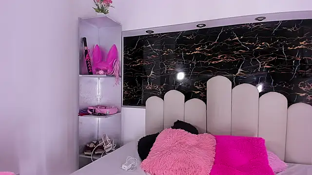 Annyrosee online show from October 3, 2025, 8:32 pm