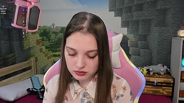 kaisajenner online show from October 21, 2025, 6:51 pm