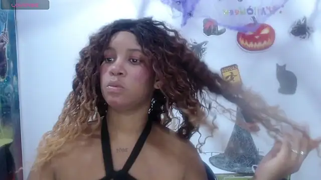 CanelaFierce online show from October 31, 2025, 8:05 pm