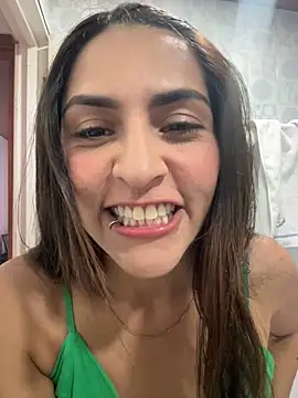 Sofiadelacruz online show from April 4, 2026, 8:26 pm