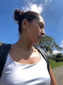 Sofiadelacruz online show from March 20, 2026, 2:51 pm