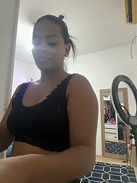 Snapshot of Vivymarques chatting on February 15, 2025, 5:09 am Vivymarques online show from February 15, 2025, 5:09 am