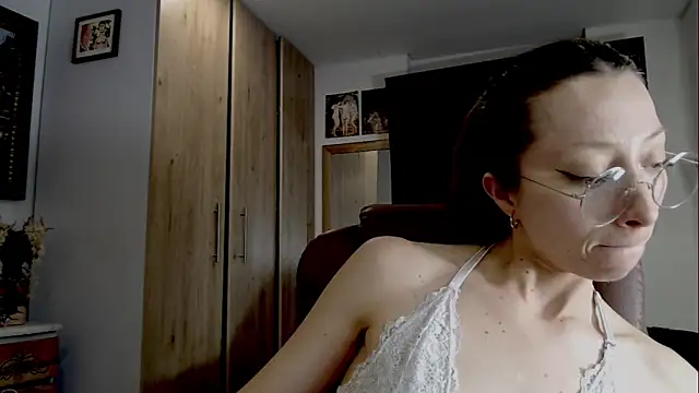 Carlin Diaz online show from November 30, 2025, 10:10 pm