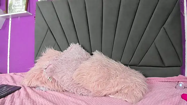 ella laurent online show from February 27, 2025, 9:07 am