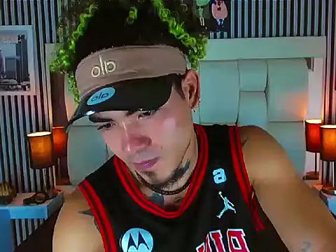 LihanJor 23 online show from November 11, 2025, 1:06 pm