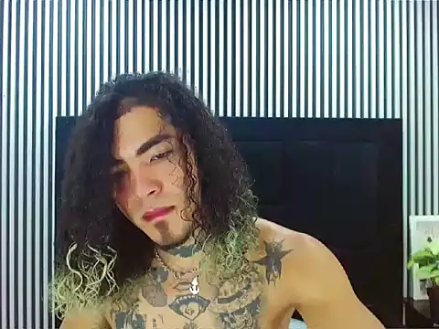 LihanJor 23 online show from October 2, 2025, 12:41 pm