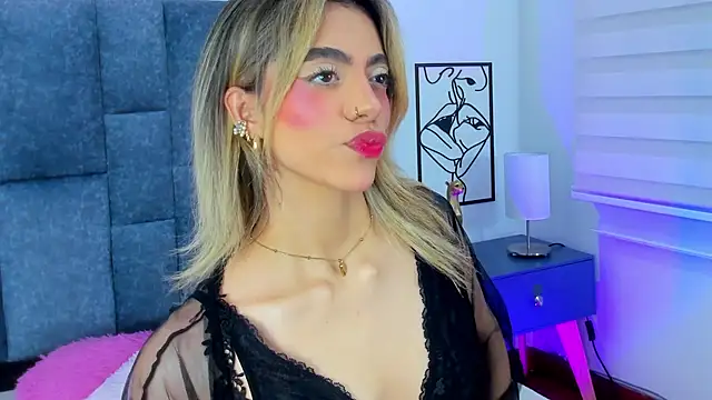 Snapshot of Violetta_Ficher chatting on February 21, 2026, 2:24 am Violetta Ficher online show from February 21, 2026, 2:24 am