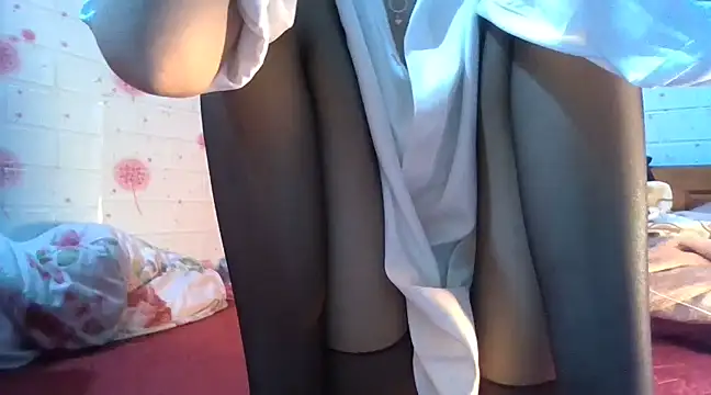 Light2299 online show from February 5, 2025, 3:23 am