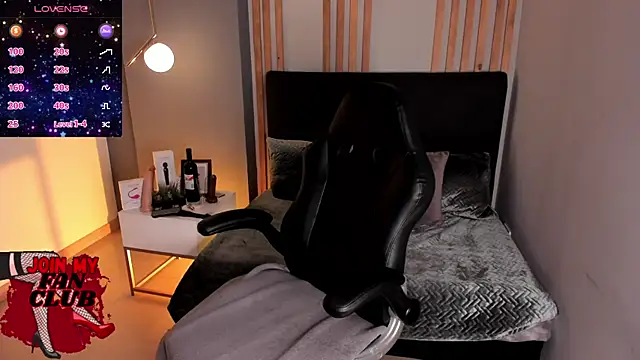 Snapshot of Dafne_00 chatting on November 16, 2025, 1:05 pm Dafne 00 online show from November 16, 2025, 1:05 pm