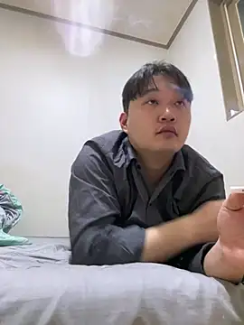 offwhite777 online show from February 20, 2025, 9:33 am