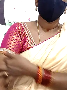 Snapshot of Tamil_Meera12 chatting on September 13, 2025, 10:37 am Tamil Meera12 online show from September 13, 2025, 10:37 am